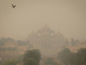 سماء دخانية وأتربة عالقة بالجو.. تلوث الهواء يهدد الحياة بالعاصمة الهندية