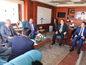 محافظ سوهاج يستقبل رئيس الهيئة العامة للتنمية الصناعية