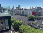 انطلاق احتفالات أبطال العالم فى الأرجنتين وتغيير مسار الحافلة بسبب الجماهير.. فيديو