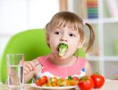 أطعمة مغذية يمكن تقديمها لطفلك لو مابيحبش اللحوم.. منها الفواكه المجففة