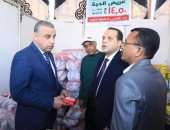 محافظ سوهاج يتفقد معرض بيع السلع الغذائية  بمدينة ناصر.. ويوجه بتوفير كافة السلع ..صور