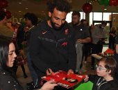 محمد صلاح فى زيارة مستشفى أطفال بمناسبة أعياد الميلاد.. فيديو وصور