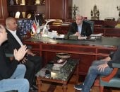  محافظ بنى سويف يجتمع بمسئولى التموين لتكثيف الحملات الرقابية على الأسواق