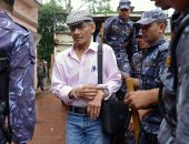 نيبال تفرج عن سفاح فيلم "الثعبان" وترحله إلى فرنسا لسوء حالته الصحية
