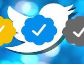 إيه الفرق بين العلامات الزرقاء والذهبية والرمادية على تويتر؟