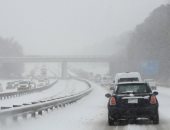 تساقط الثلوج الكثيف والبرد يعطل حركة المرور والنقل فى اليابان