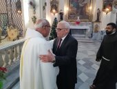 محافظ بورسعيد يزور كنيسة سانت أوجيني ويقدم التهنئة بحلول عيد الميلاد.. صور