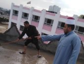 تنفيذ حملة نظافة وإصلاح لأسطح مساجد شمال سيناء لتصريف مياه الأمطار.. صور