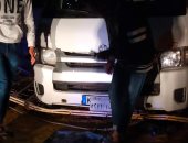 إصابة 7 أشخاص نتيجة انقلاب سيارة ميكروباص على طريق "الإسماعيلية - السويس" 