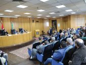 محافظ المنيا يشدد بعدم السماح لأي محاولة لاستغلال المواطنين برفع الأسعار