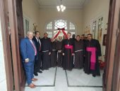 مطران الكنيسة اللاتينية بمصر يستقبل محافظ الإسكندرية للتهنئة بعيد الميلاد