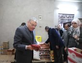 محافظ المنيا يقود حملة مكبرة على المنافذ والمحال التجارية بأبو قرقاص.. صور