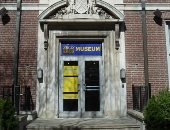 متحف بنيويورك يضع معايير تغير المناخ فى الاعتبار بعد هجمات النشطاء