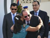 الرئيس السيسي:"والله السعيد اللى هيقدر يقف جنب القادرون باختلاف"