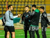 محمد عبد المنصف يجتمع مع حراس عرين الإسماعيلى قبل مواجهة الزمالك