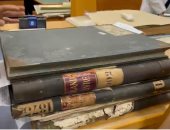 ترميم سجلات قناة السويس النادرة فى مكتبة الإسكندرية.. فيديو
