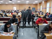 رئيس جامعة طيبة التكنولوجية يتفقد انطلاق امتحانات الفصل الدراسي الأول.. صور