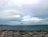 طقس شتوى معتدل بالمحافظات.. أجواء باردة ودرجة الحرارة 16ببنى سويف.. شمس ساطعة ورياح خفيفة بالغربية.. مائل للبرودة مشمس غائم جزئيا بالشرقية.. غيوم وانخفاض بدرجات الحرارة والصغرى 14 درجة بالإسكندرية