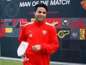 محمد إبراهيم يحصد جائزة أفضل لاعب فى مباراة سيراميكا وغزل المحلة