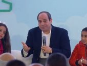 مواطن صعيدى للرئيس السيسي: كنت أبكى بسبب الإرهاب.. والرئيس: اللى حمى مصر هو الله