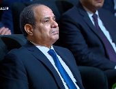 الرئيس السيسي يشاهد فيلما تسجيليا عن دعم جهود التنمية الصناعية