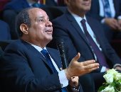 الرئيس السيسي ممازحا صاحب مصنع أعلاف بسوهاج: "غليتوا العلف ليه يا أحمد؟"