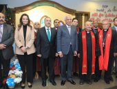محافظ الجيزة يزور الكنيسة الإنجيلية للتهنئة بعيد الميلاد المجيد