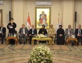 رئيس جامعة الإسكندرية يشارك المسيحيين فى احتفالات عيد الميلاد بالكنيسة المرقسية