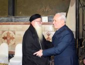 محافظ الأقصر يزور الكنائس للتهنئة بعيد الميلاد المجيد.. صور