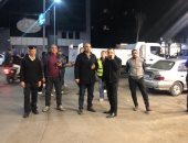 حملة مسائية بالدقى لرفع إشغالات الباعة الجائلين.. صور