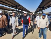 جولة ميدانية لوزير قطاع الأعمال العام لتفقد المحجر البيطرى ومزارع توشكى.. صور