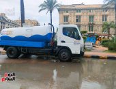 أمطار غزيرة على الإسكندرية وسيارات الصرف الصحى ترفع المياه.. صور
