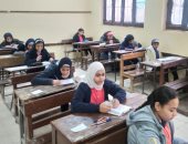 انتظام فى لجان امتحانات طلاب رابعة وخامسة ابتدائى وأولى إعدادى بالجيزة.. صور