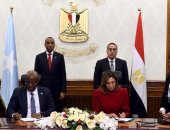 رئيسا وزراء مصر والصومال يشهدان توقيع مذكرة تفاهم لتعزيز التعاون الثقافى