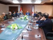 محافظ سوهاج يبحث استعدادات إقامة معارض "أهلا رمضان"