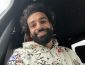 محمد صلاح ينشر صورة جديدة من داخل سيارته