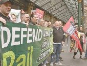 إضرابات عمال السكك الحديدية فى بريطانيا مستمرة ..واجتماعات جديدة الإثنين