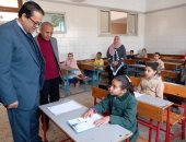 وكيل "تعليم الغربية" يتفقد سير امتحانات النقل للفصل الدراسى الأول