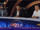 محمد أبو الخير ينصح أحد المتسابقين فى "الدوم" بأداء أغنية شعبية