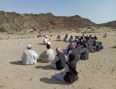 اكتشف "مساجد الصحراء الشرقية" سقفها السماء وسجادها الرمال.. صور