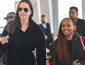شاهد أنجلينا جولي بصحبة بنتها فى مطار نيويورك 