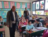 تلاميذ رابعة وخامسة ابتدائى بالجيزة ينهون امتحاناتهم بالفصل الدراسى الأول