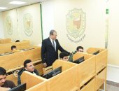 2232 طالبا وطالبة بتمريض سوهاج يؤدون امتحانات الترم الأول إلكترونيا