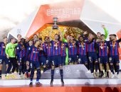 مراسم تتويج برشلونة بلقب كأس السوبر الإسباني.. فيديو وصور