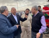 نائب محافظ القاهرة يتفقد أماكن وضع منافذ السلع الجديدة بالأحياء