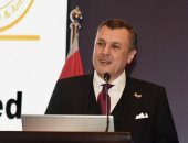 وزير السياحة والآثار يستعرض استراتيجية التنمية السياحية فى مصر