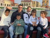 رونالدو وجورجينا والأطفال في رحلة عائلية بملاهي الرياض.. صور