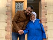 تحقق حلم العمرة لأقدم عاملة بالتعليم بعد ظهورها في برنامج صندوق محسوب "صور"