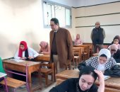 وكيل تعليم الغربية يتفقد سير امتحانات النقل فى مدارس بسيون