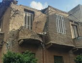 تحطم سيارة فى انهيار شرفة عقار بالإسكندرية دون إصابات